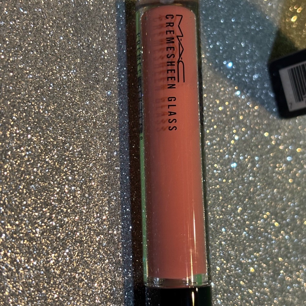 BNIB! MAC Cremesheen Glass in JUST SUPERB 201
ππ€©π - Picture 3 of 8